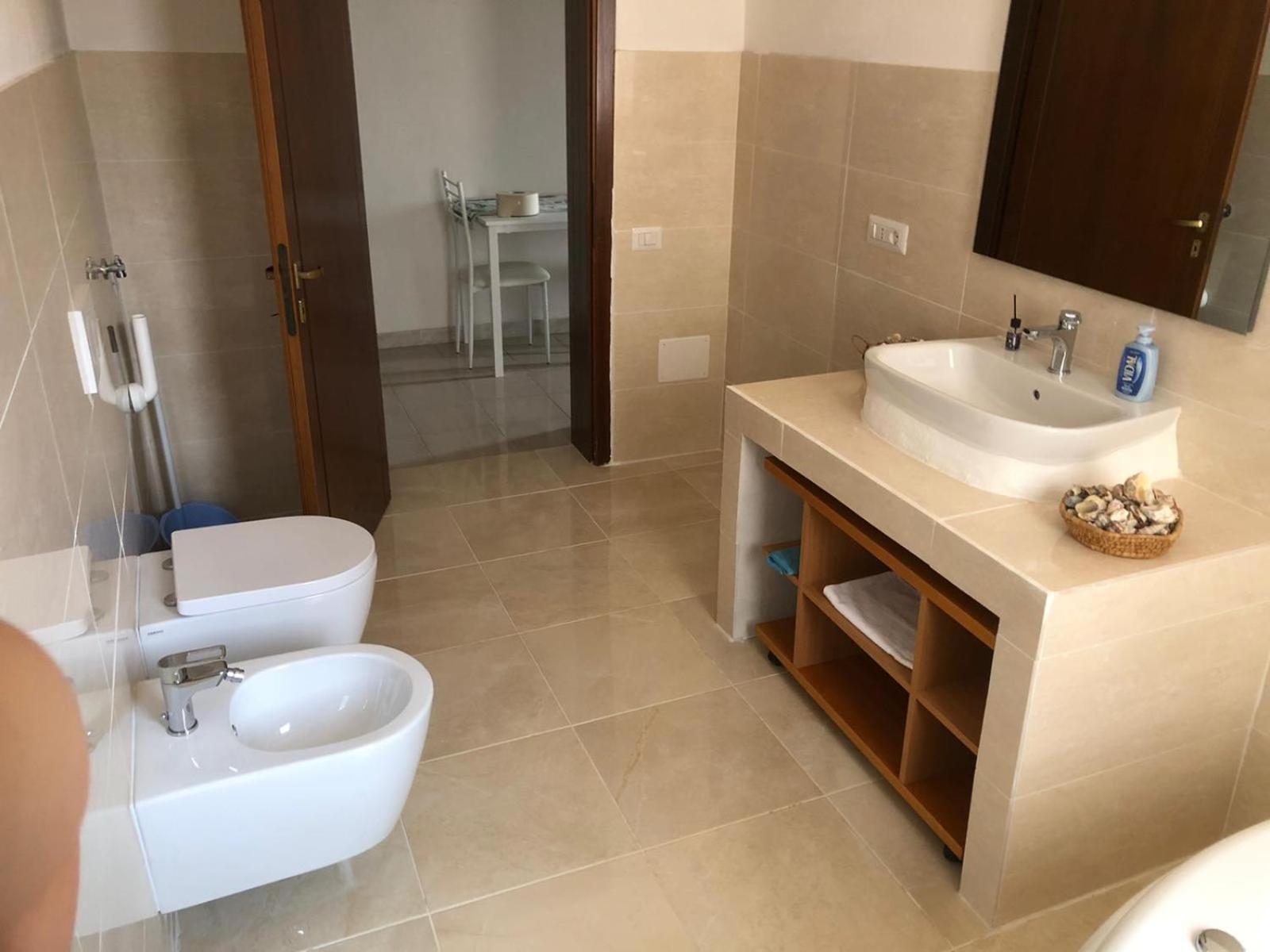 Green Apartment La Maddalena  Екстер'єр фото