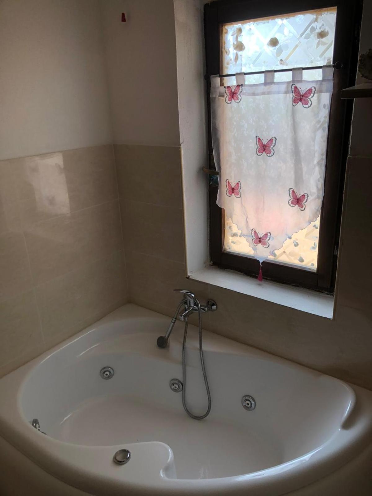 Green Apartment La Maddalena  Екстер'єр фото