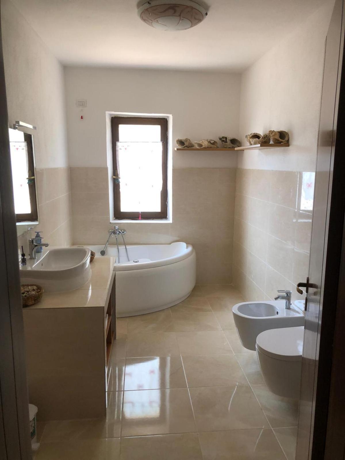 Green Apartment La Maddalena  Екстер'єр фото