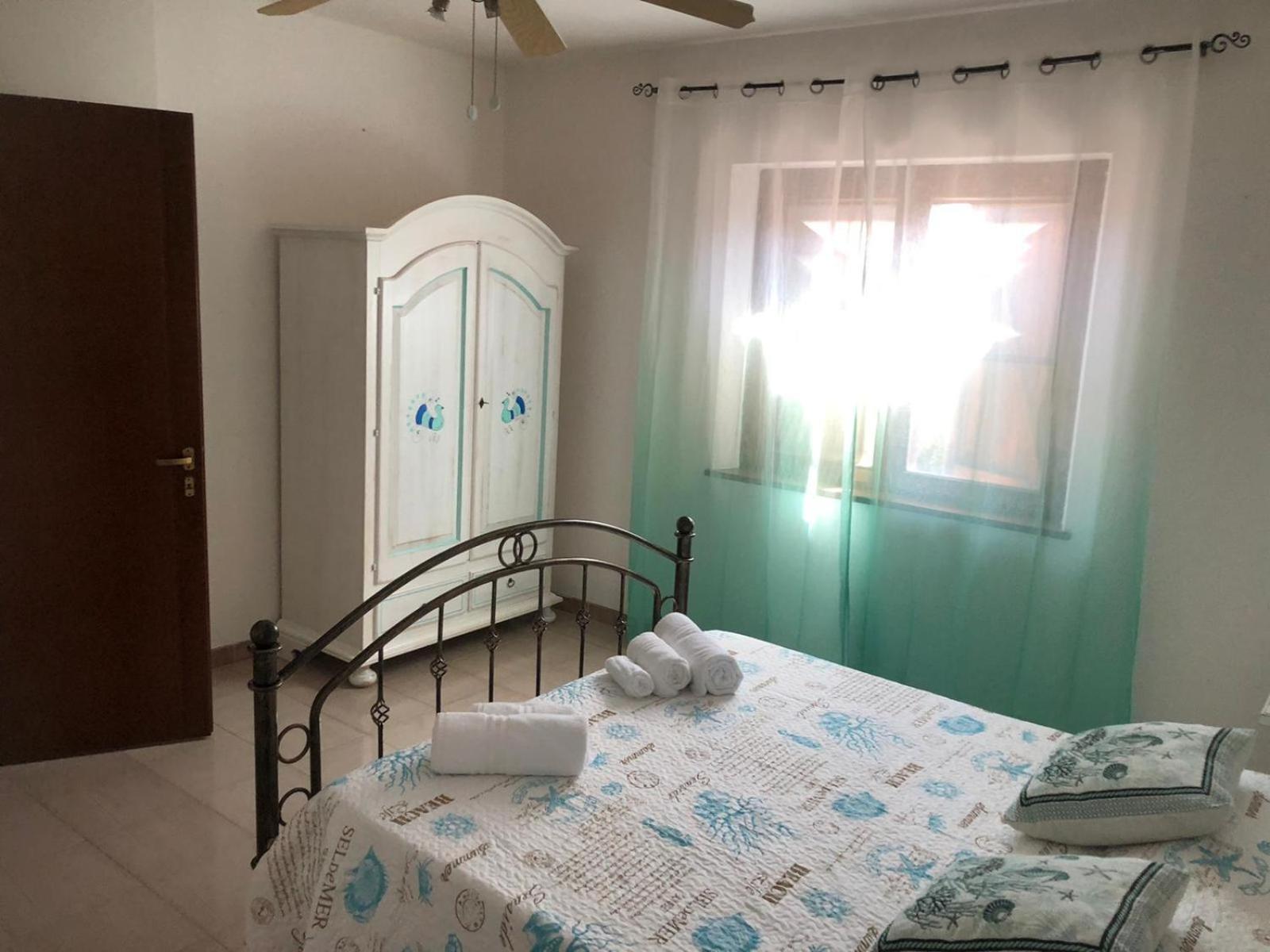 Green Apartment La Maddalena  Екстер'єр фото